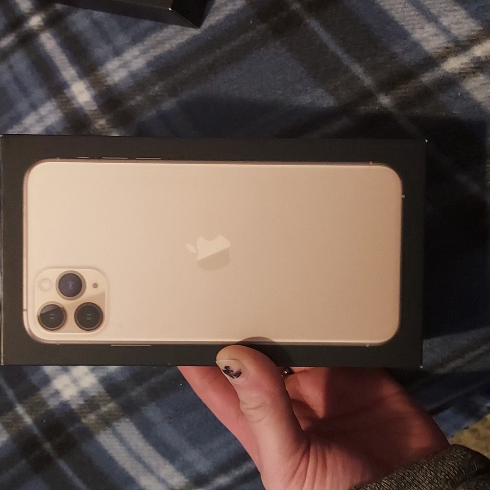 Iphone 11 max box